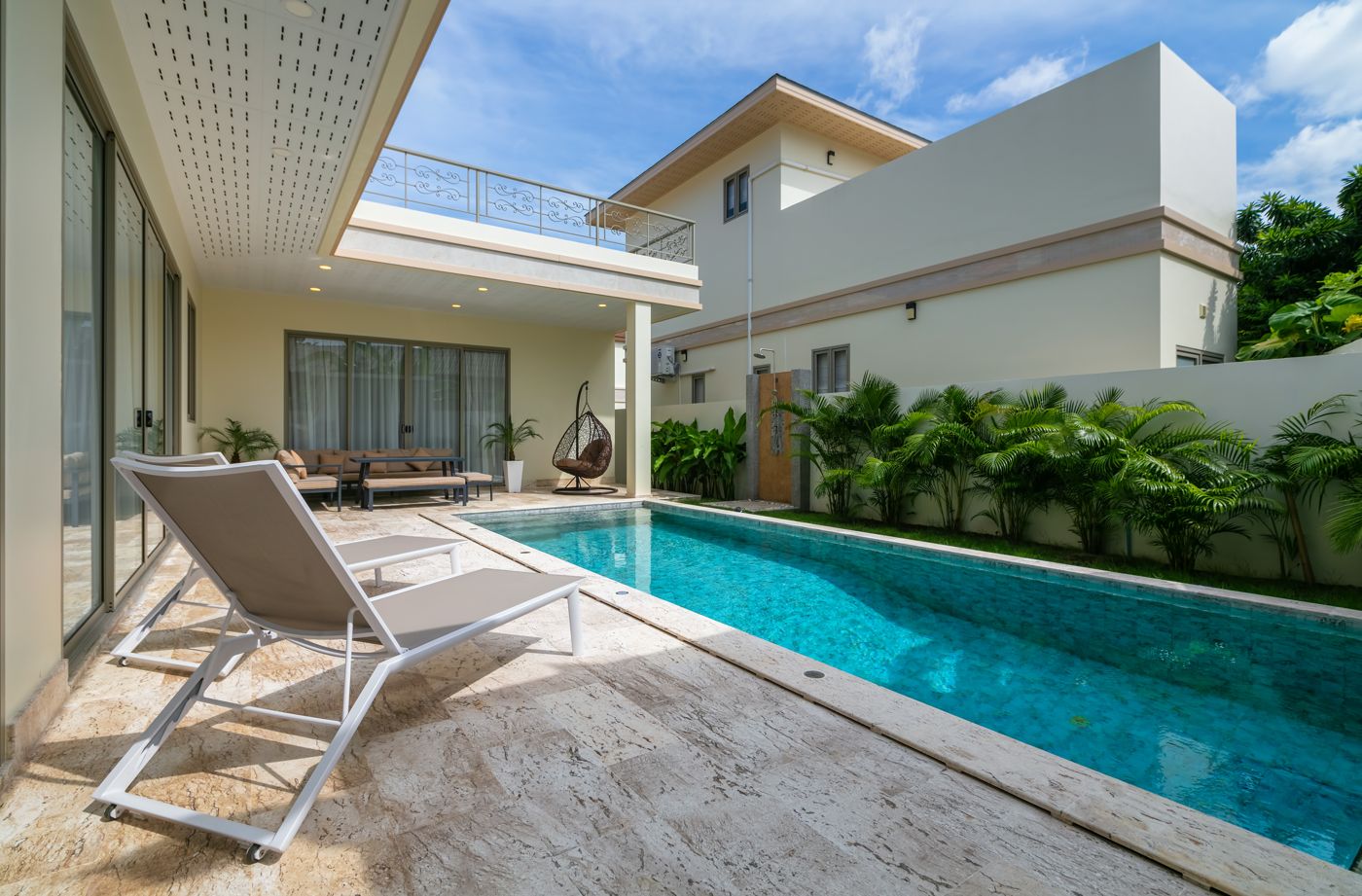 Бассейн виллы Orbita Villas